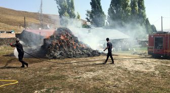 Sarıkamış'ta yangın: 900 balya ot kül oldu