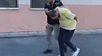 Küçükçekmece'de otomobilde uyuşturucu operasyonu: 1 tutuklama