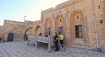 Mardin'de Dam Palas Keyfi: Yıldızların Altında Geleneksel Serinleme