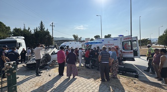 Muğla'da Tır-Otomobil Çarpıştı: 4 Yaralı