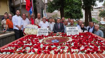 Hüseyin Avni Aker kabri başında anıldı