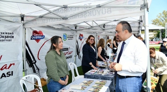 Tekirdağlı Yazarlar Buluşması'nda Vali Soytürk Kitapları İnceledi