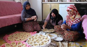 Amasya'nın Taşova İlçesinde Geleneksel Çanak Tarhana Mesaisi Başladı