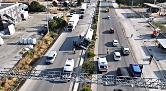 Bucak'ta Tur Otobüsü Devrildi: 34 Kişi Yara Almadan Kurtuldu