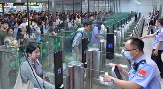 Beijing'de giriş-çıkış seyahatleri 15 milyonu aştı, yabancı girişleri yüzde 31,6 arttı