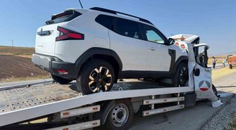 Alaca'da Çekici Traktöre Çarptı: 1 Yaralı
