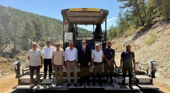 Kızılçukur ile Alınören arasındaki yol tamamen sıcak asfalta kavuşuyor