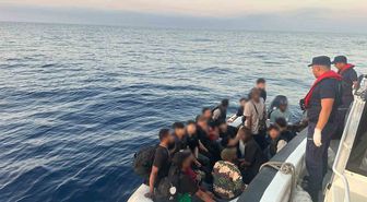 Foça ve Menderes'te 44 Düzensiz Göçmen Yakalandı