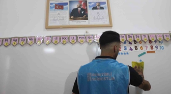 İzmir'de yükümlüler 11 okulu eğitime hazırladı