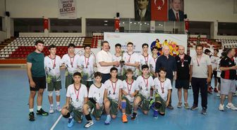 Manisa Erkek Voleybol İl Karması Türkiye İkincisi Oldu