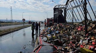 Kayseri'de Tır Dorsede Yangın: Küle Döndü