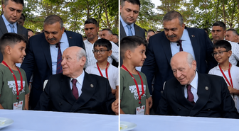 Ahlat’ta çocuklarla bir araya gelen Bahçeli'den adını öğrendiği çocuğa anlamlı nasihat