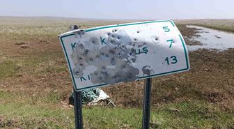 Kars'ta Yol Tabelalarına Silahlı Saldırı