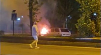 Efeler'de Seyir Halindeki Otomobilde Yangın