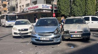 Efeler'de Zincirleme Trafik Kazası: 3 Araç Hasar Gördü