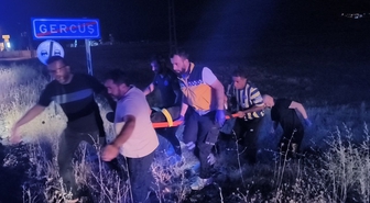 Gercüş'te pikap tarlaya uçtu: 2 yaralı