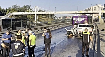 İstanbul'da feci kaza: Yayaya iki araç çarptı, can verdi