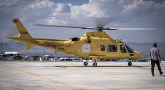 Traktör Kazasında Genç Ambulans Helikopterle Hastaneye Ulaştırıldı