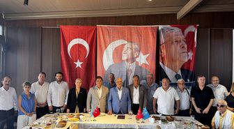 Kocamaz, Mersin'de gazetecilerle buluştu