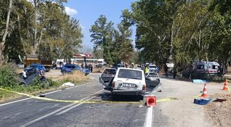 Demirci'de feci kaza: 2 kardeş hayatını kaybetti