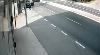 Pendik'te Korkunç Kaza: Dede ve Torunu Konteyner Altında Kaldı