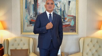 Side'de 390 metrelik anıtsal antik cadde gün yüzüne çıktı
