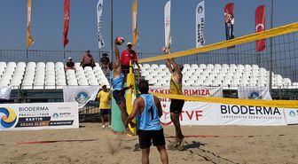 Bartın'da Uluslararası Plaj Voleybolu Turnuvası Başladı