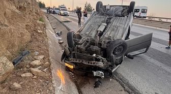 Bilecik'te Otomobil Devrildi: Sürücü Yaralandı
