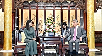 Wang Yi, Özbekistan Cumhurbaşkanlığı İdaresi Başkanı ile Beijing'de Görüştü