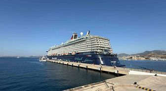 620 Milyon Dolarlık Dev Yolcu Gemisi 'Mein Schiff 5' Bodrum'da