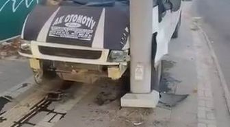 Diyarbakır'da Direğe Çarpma: 1 Yaralı