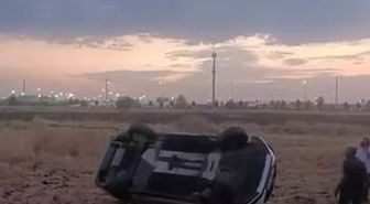Diyarbakır'da Otomobil Tarlaya Uçtu: 1 Yaralı