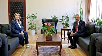 Edirne Valisi Sezer, Kırklareli Üniversitesi Rektörü Ak'ı ziyaret etti