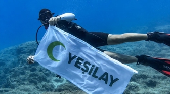Eskişehir'den sualtında Yeşilay'a destek