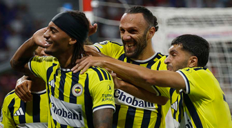 Fenerbahçe, Lyon'u Deplasmanda 2-1 Yenerek Şampiyonlar Ligi'ne Yükseldi