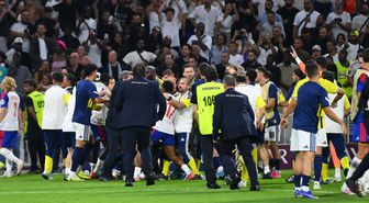 Lyonlu futbolcular ve taraftarlar, Guendouzi'ye saldırdı
