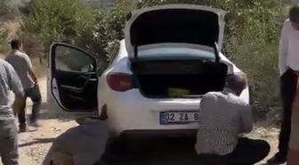 Sincik-Kahta Karayolunda Yol Çalışması: Otomobil Şarampole Girdi