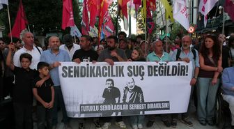 Maden İşçileri Sendikası liderlerinin tutuklanmasına Kadıköy'de protesto