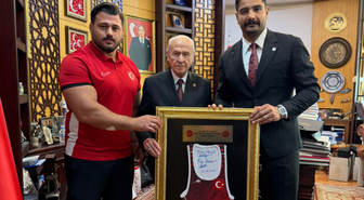 Taha Akgül, Rıza Kayaalp ve Namık Aliyev'den MHP Lideri Bahçeli'ye güreş ziyareti
