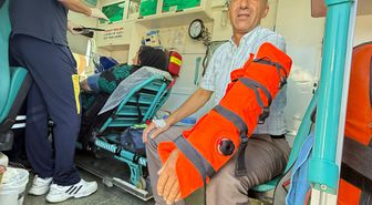 Yüksekova'da Kafa Kafaya Çarpışma: 10 Yaralı