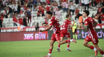Antalyaspor Evinde Sarıyer'e 2-1 Mağlup Oldu