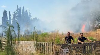 Efeler'de Otluk Yangını Villalara Yaklaştı