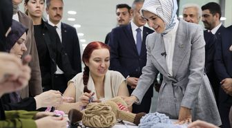 Bakan Göktaş, Mardin'deki Kadın ve Aile Destek Merkezi'ni ziyaret etti