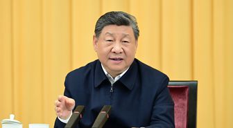 Xi Jinping Heyelan Kurtarma Çalışmalarını Yönetmek İçin Parti Liderliği Toplantısına Başkanlık Etti