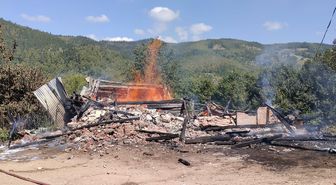 Azdavay'da Yangın: Bir Ev Kullanılamaz Hale Geldi
