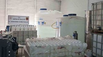 Antalya'da Sahte İçki Operasyonu: 20 Bin Litre Etil Alkol Ele Geçirildi