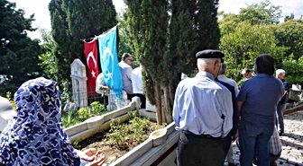 Servet Kabaklı kabri başında anıldı