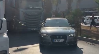 TIR şoförü, otomobile çarpıp kaçtı