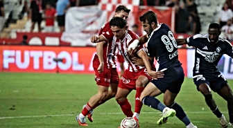 Antalyaspor sahasında Sarıyer'e 2-1 mağlup oldu