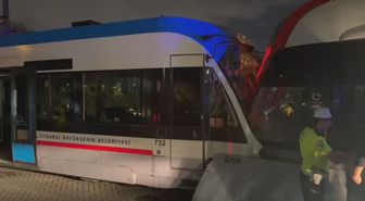 Zeytinburnu'nda tramvay kazası: Kafa kafaya çarpışma